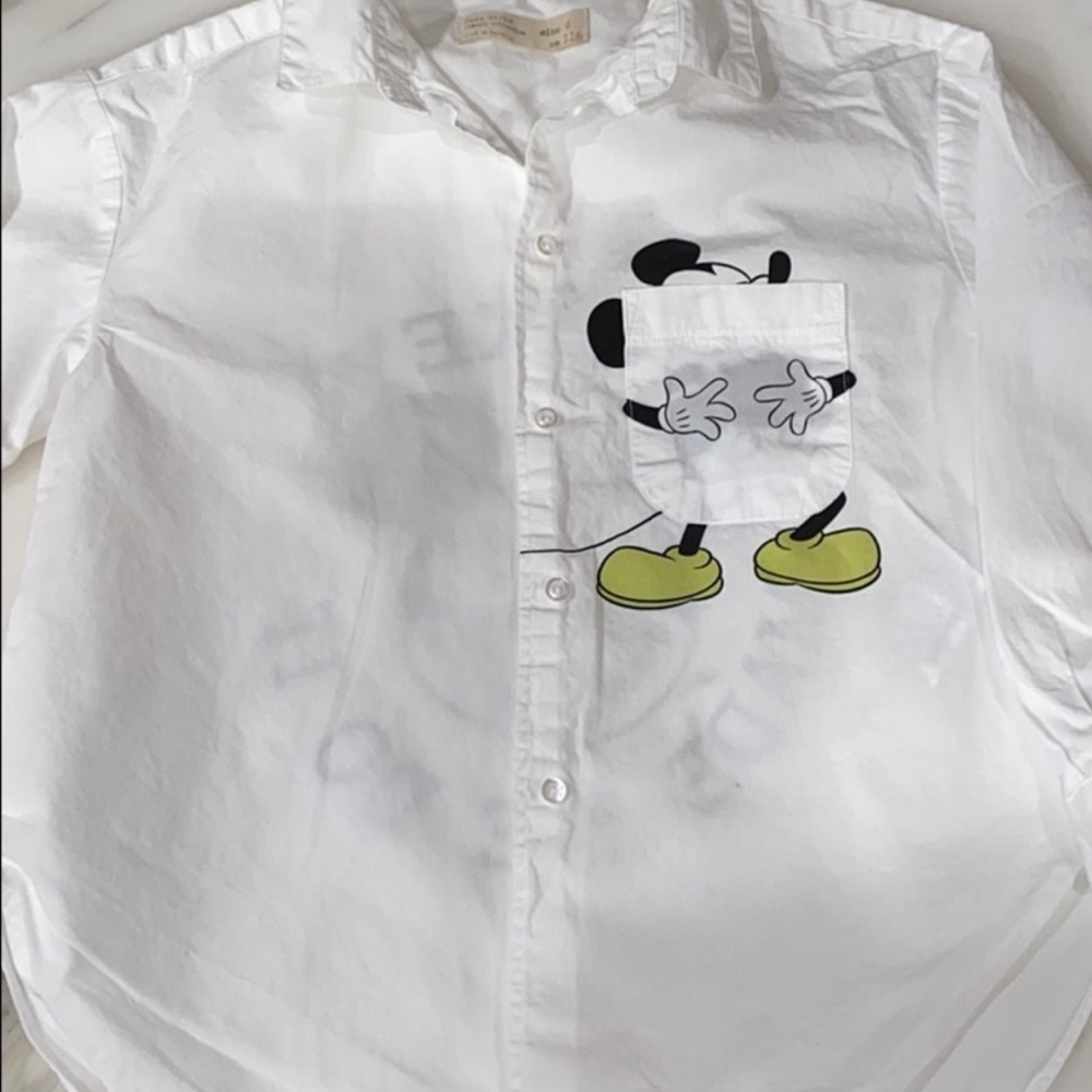 White button Mickey Mouse shirt excellent condition perfect for Disney World